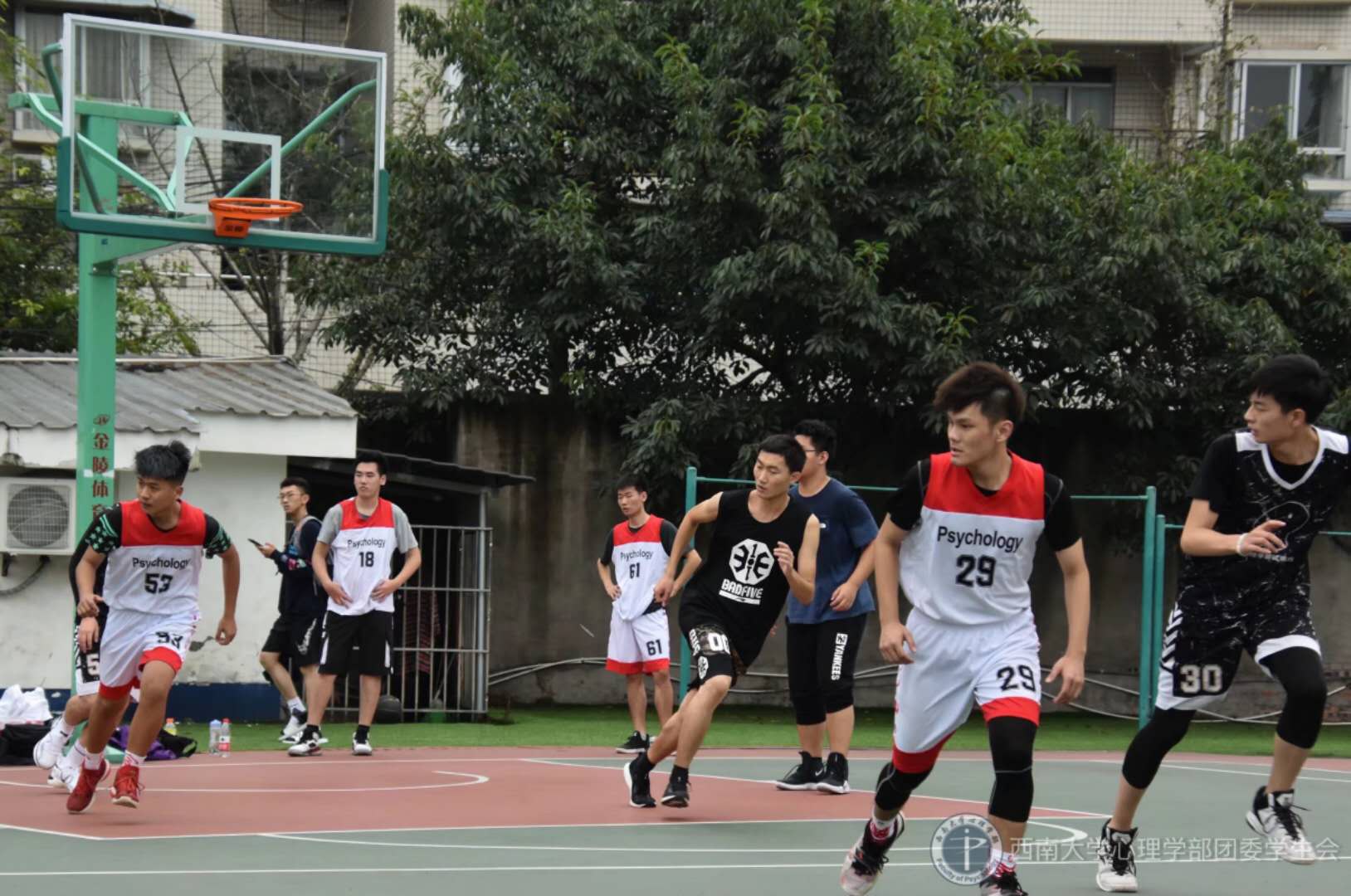 365上市公司(英国)集团